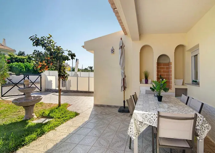 ヴィラ Alonzo アルブフェイラ